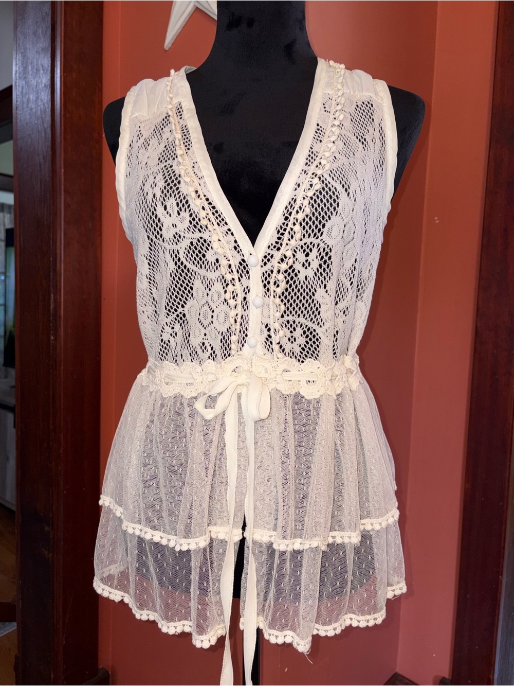 Ultra Pink Ivory Lace Crochet Sleeveless Peplum Blouse